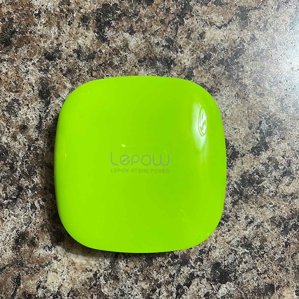 Lepow Moonstone Dual USB Power Bank - Picture 2 of 6